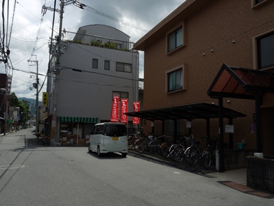 右手の茶色の建物のあたりに喫茶フジがあった