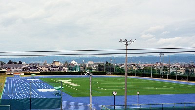 改修された陸上競技場