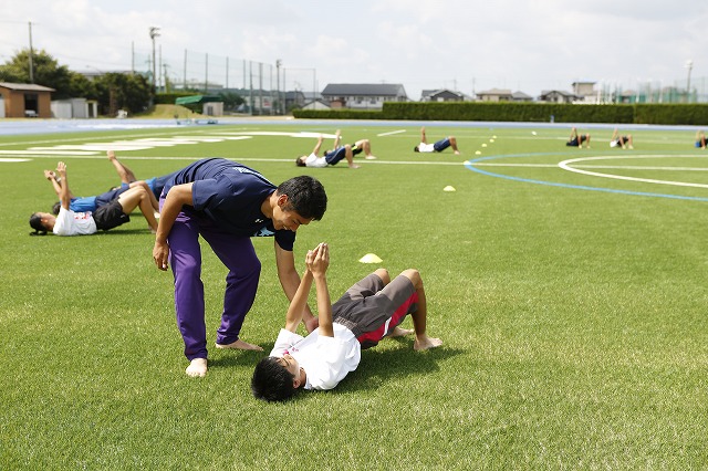 天理大学陸上競技部員がサポートした