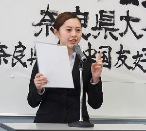 朗読部門・大学生の部 1位 小林葉流子さん