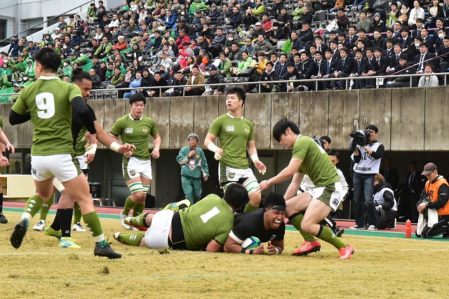 先制のトライはアシペリ・モアラ（地域文化1・日本航空石川）選手