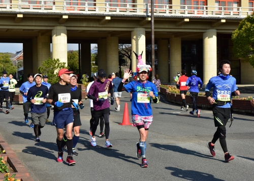 8000人のランナーが奈良県内を疾走した